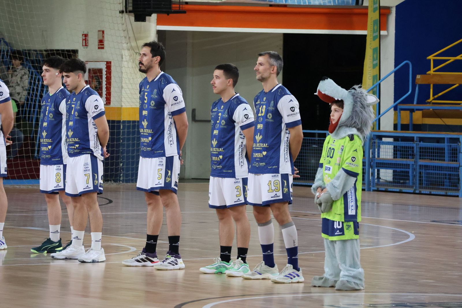 GALERÍA | El BM Zamora se juega consolidar el liderazgo frente a los asturianos del Auto-Center Principado Vetusta