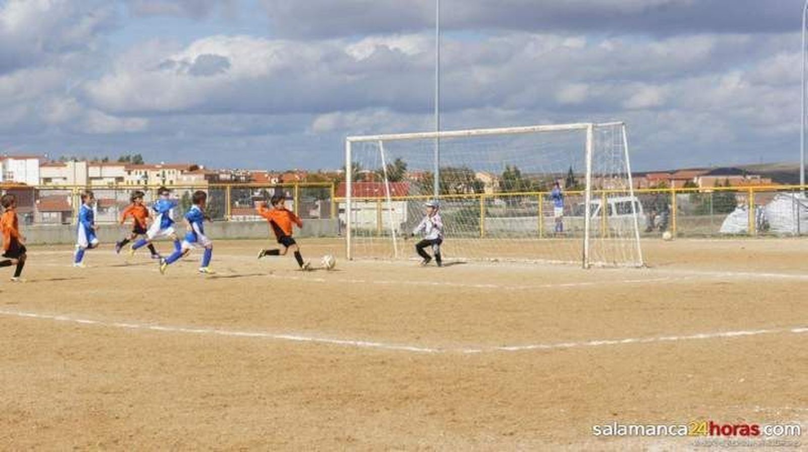 El Zurguén tendrá hierba artificial en su campo de fútbol