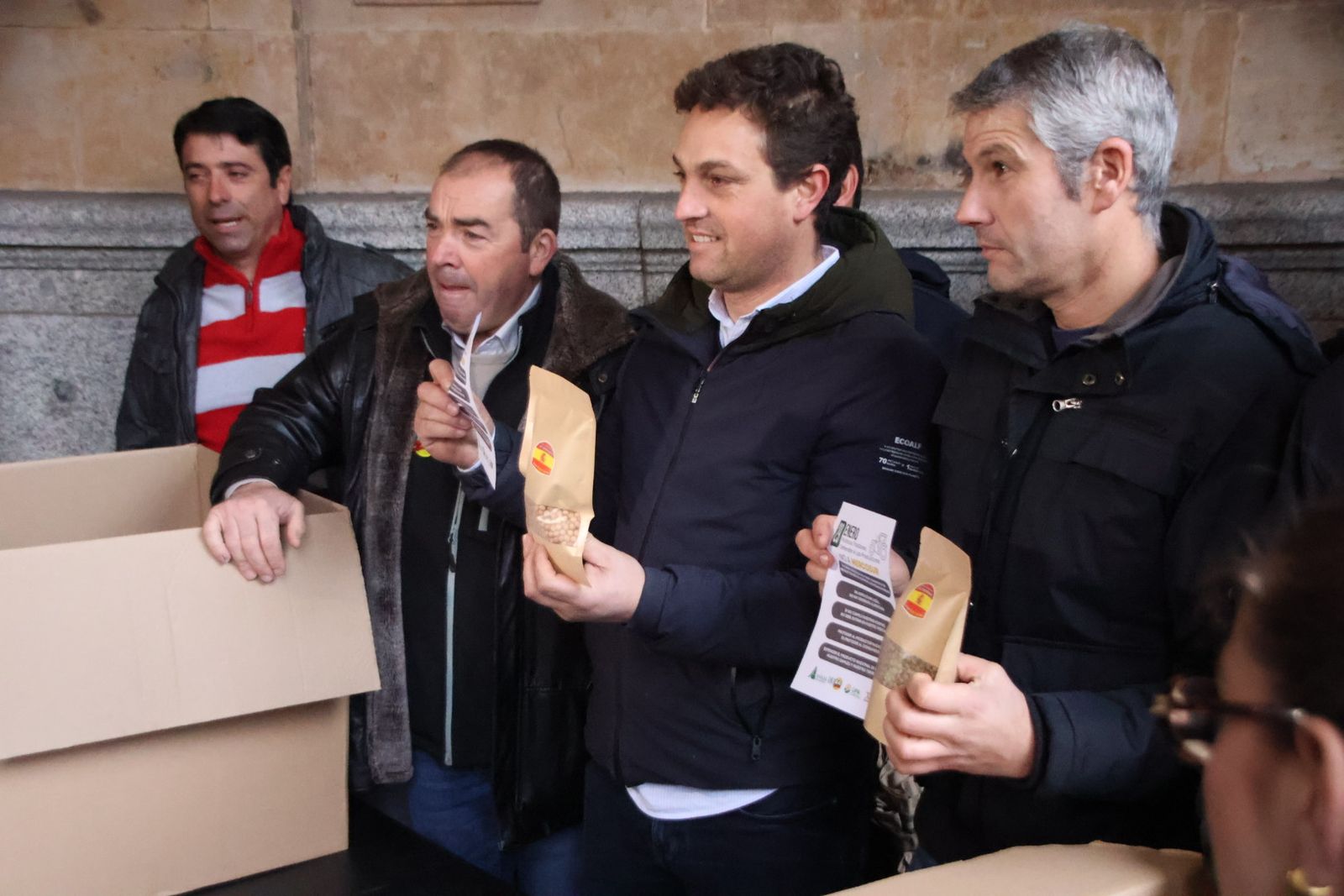 El sector de las legumbres y el cereal se manifiesta en Gran Vía contra Mercosur