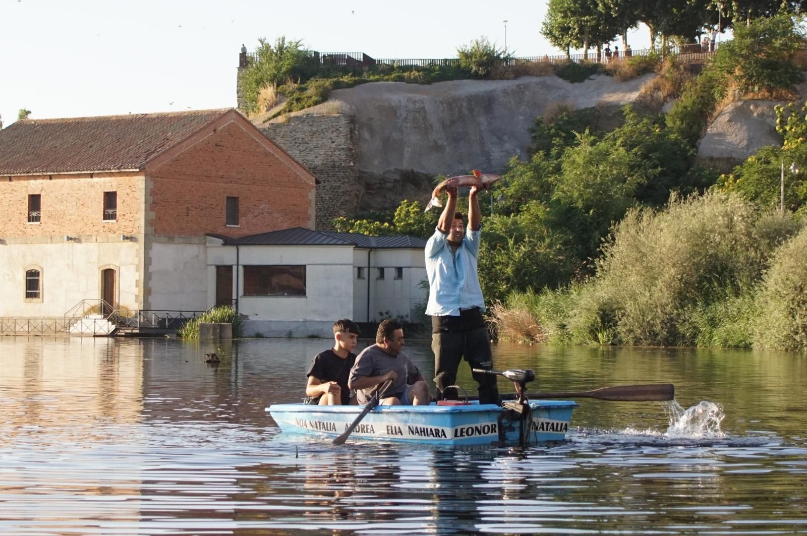 Procesión con la Virgen del Carmen por el río Tormes en Alba (38).jpeg