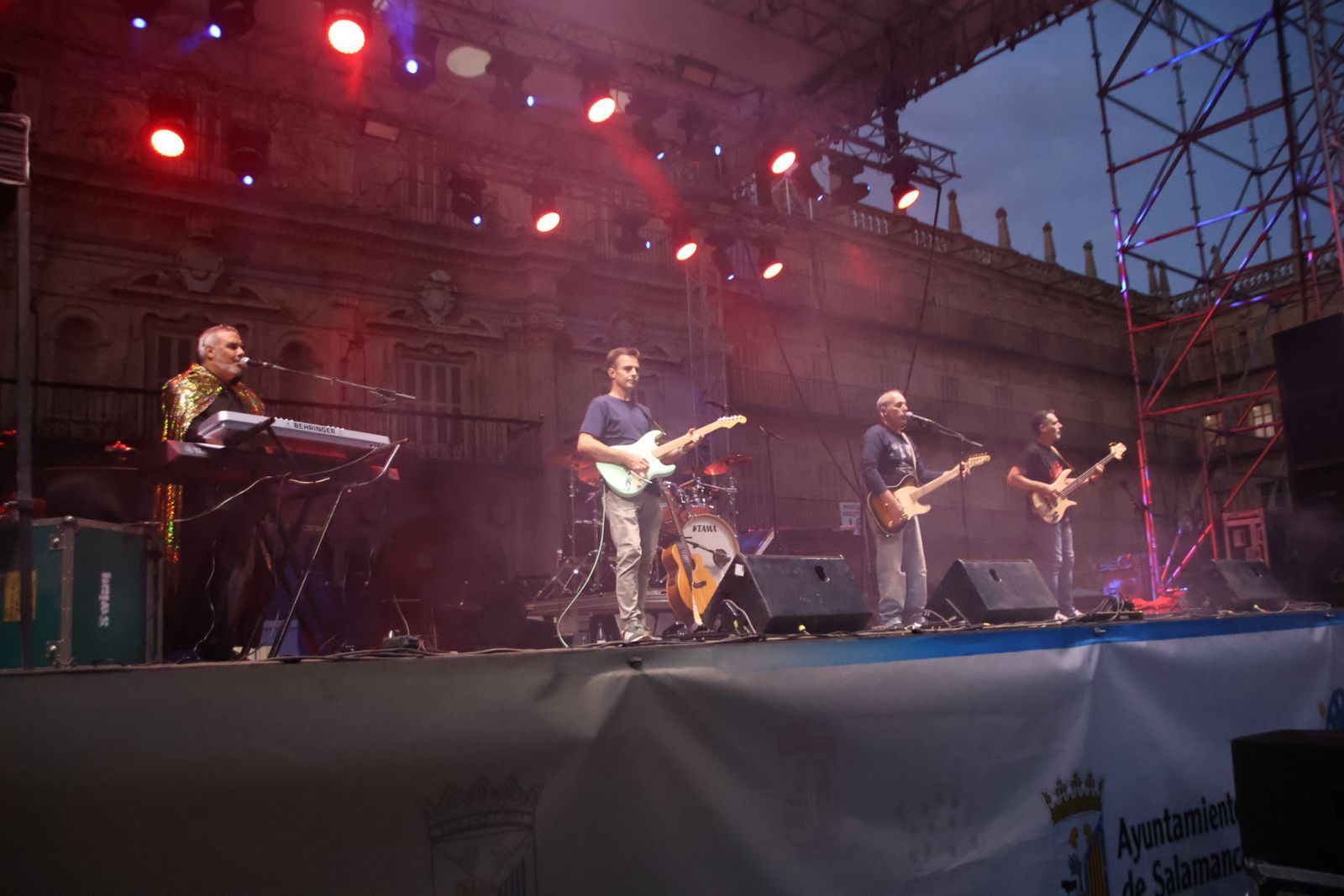 Concierto de Benbow en la Plaza Mayor
