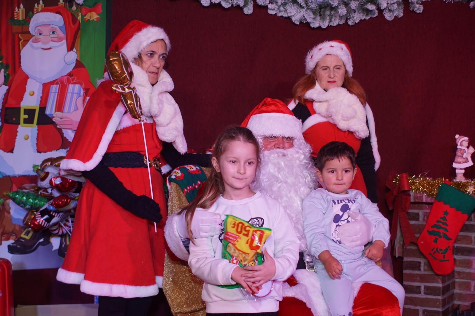 El Encinar recibe la visita de Papa Noel