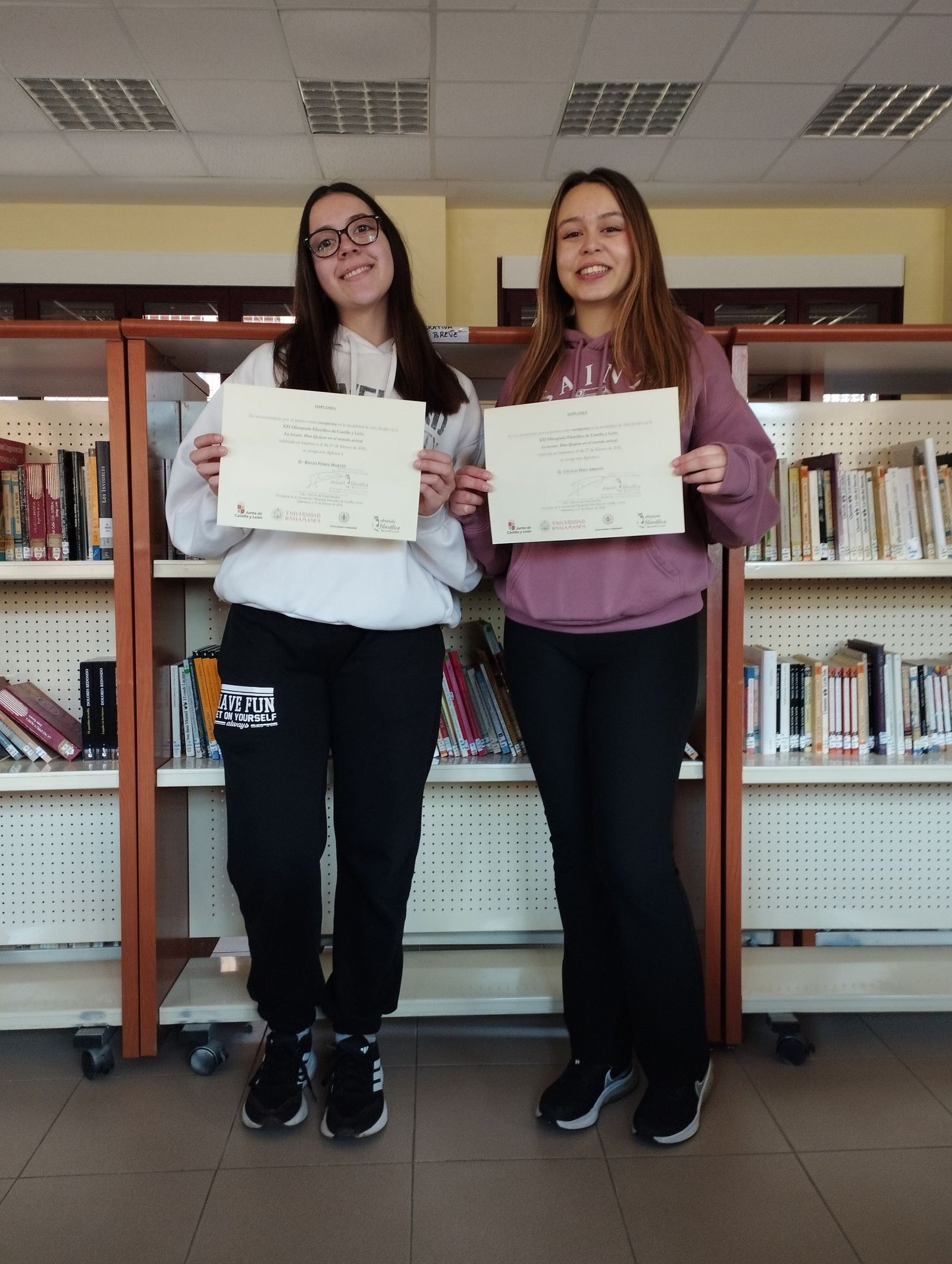 Rocío (izda.) y Cecilia (dcha.), alumnas ganadoras