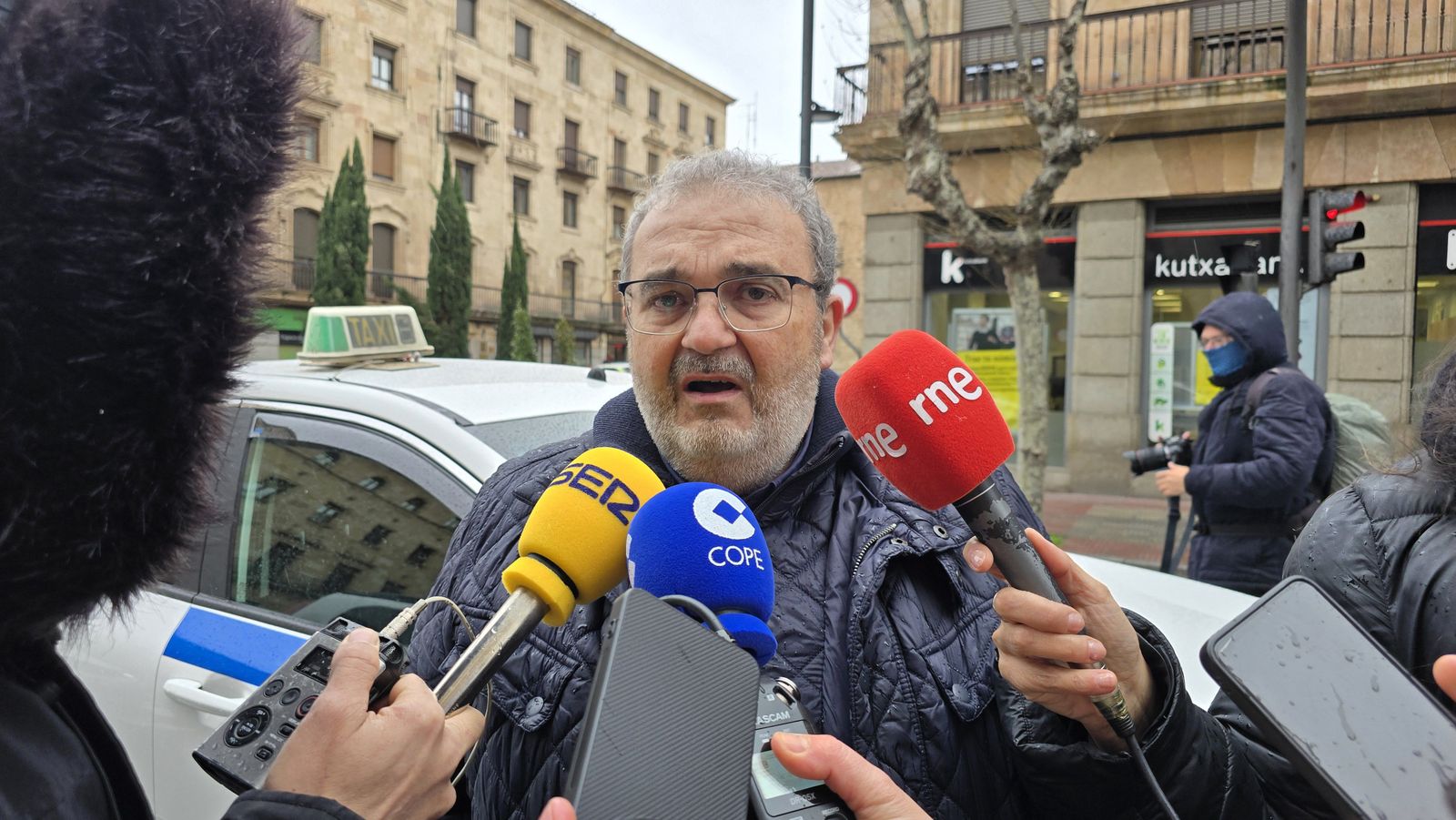 Manifestación taxistas frente a la Subdelegación del Gobierno de Salamanca