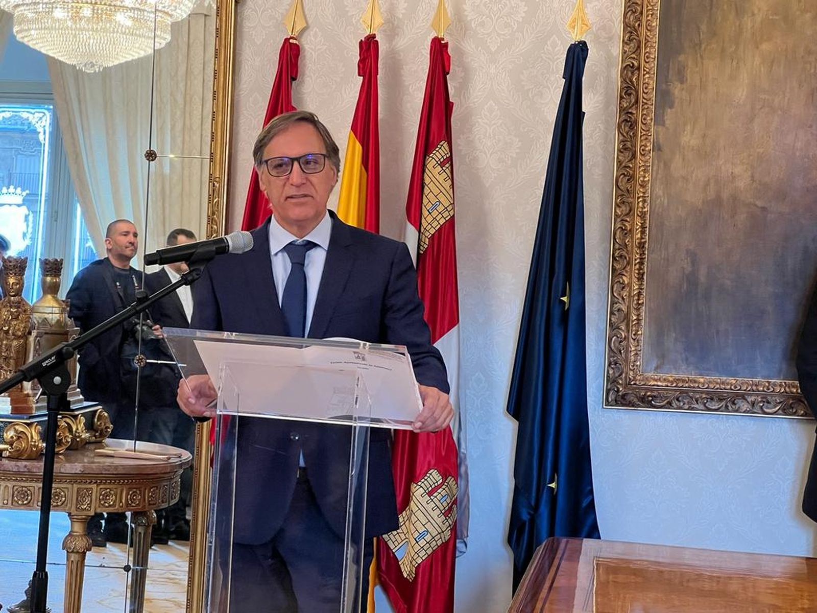 salamanca-concede-el-titulo-de-huespedes-distinguidos-a-los-poetas-rafael-soler-y-alejandro-rejon-foto-s24h-6