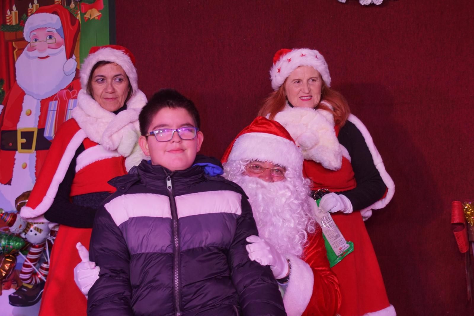El Encinar recibe la visita de Papa Noel