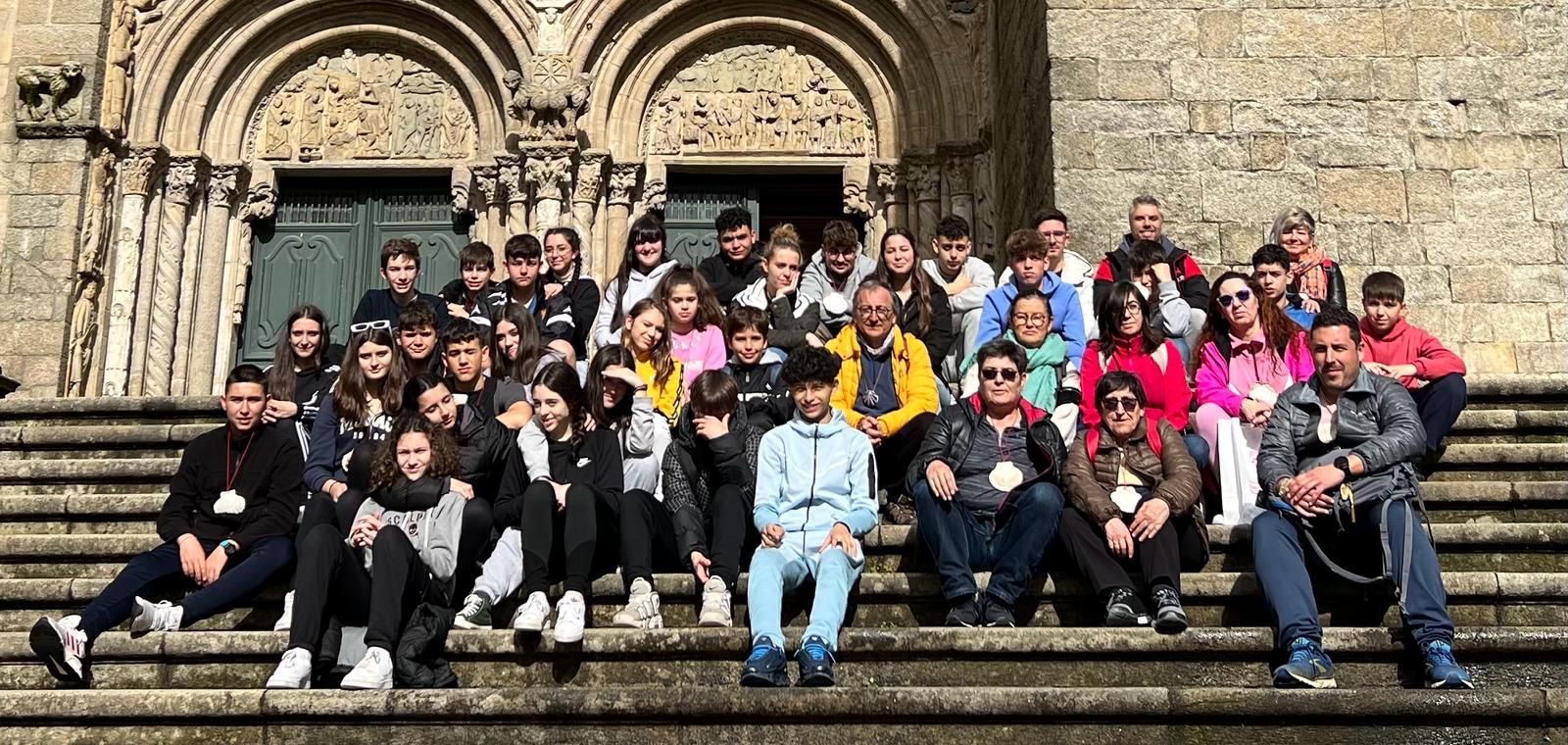 saliendo-misa-del-peregrino