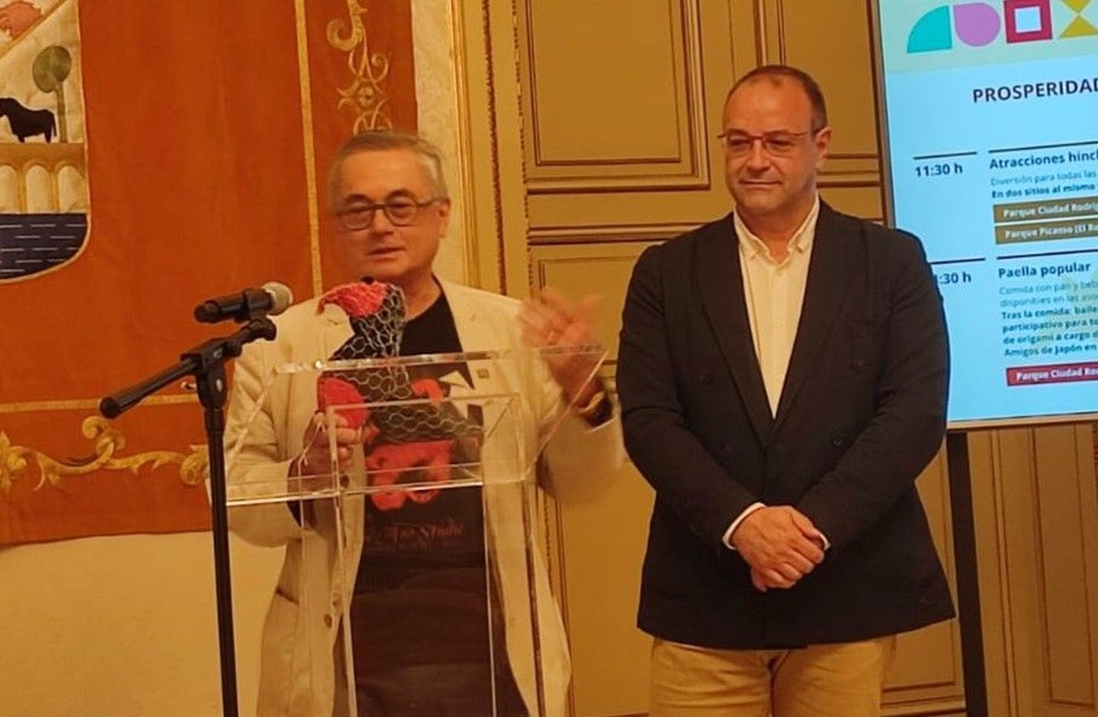 Chova piquirroja en papiroflexia