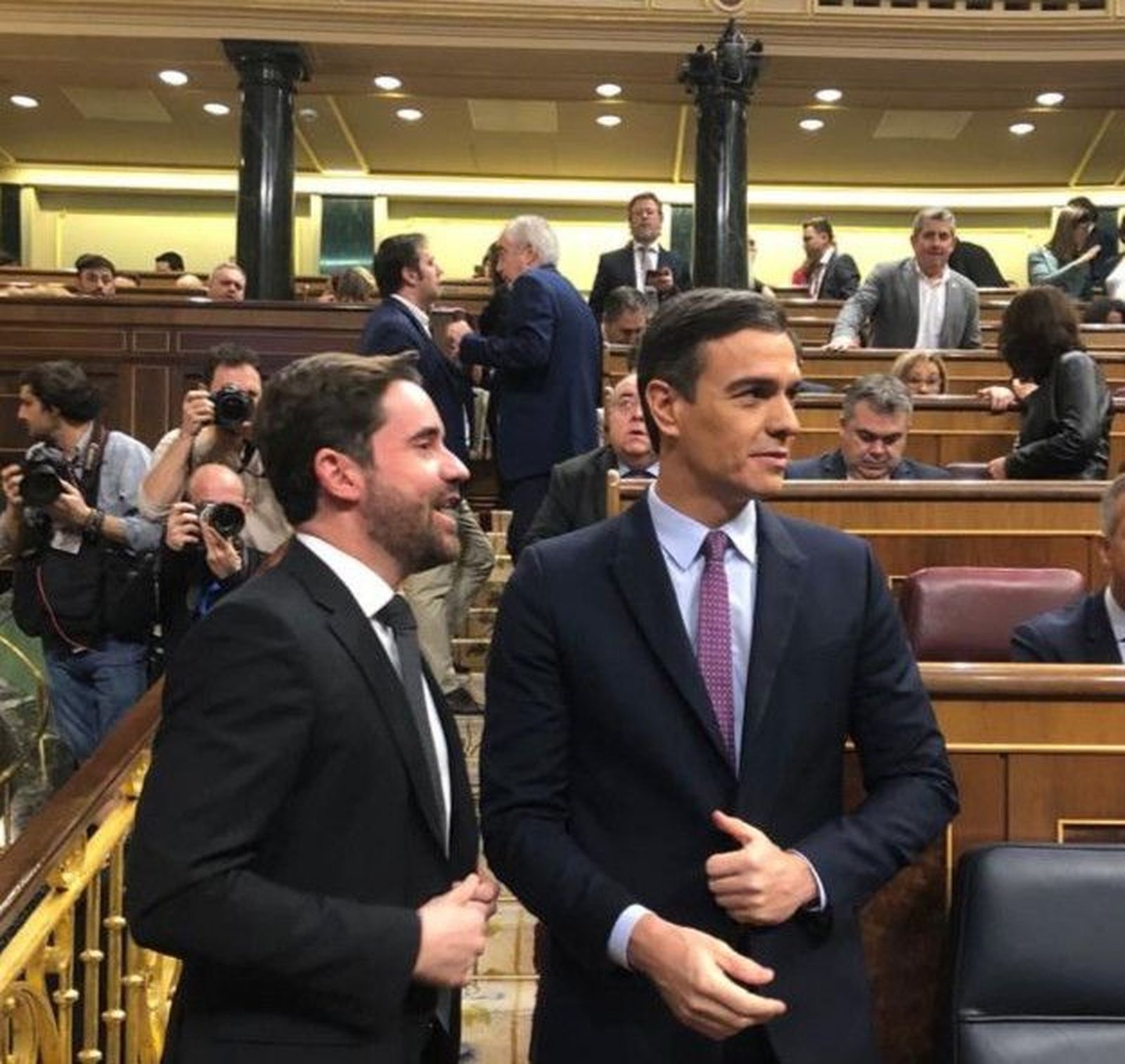 PSOE Zamora. Antidio Fagúndez y Pedro Sánchez en Congreso de los Diputados