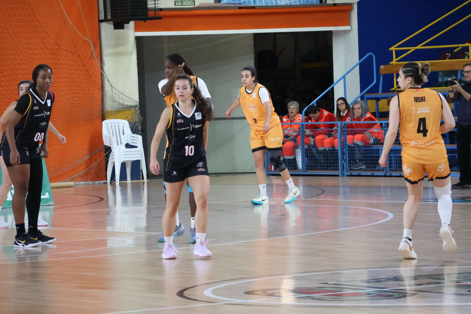 Partido entre CD Zamarat y Cajasol Baloncesto Sevilla