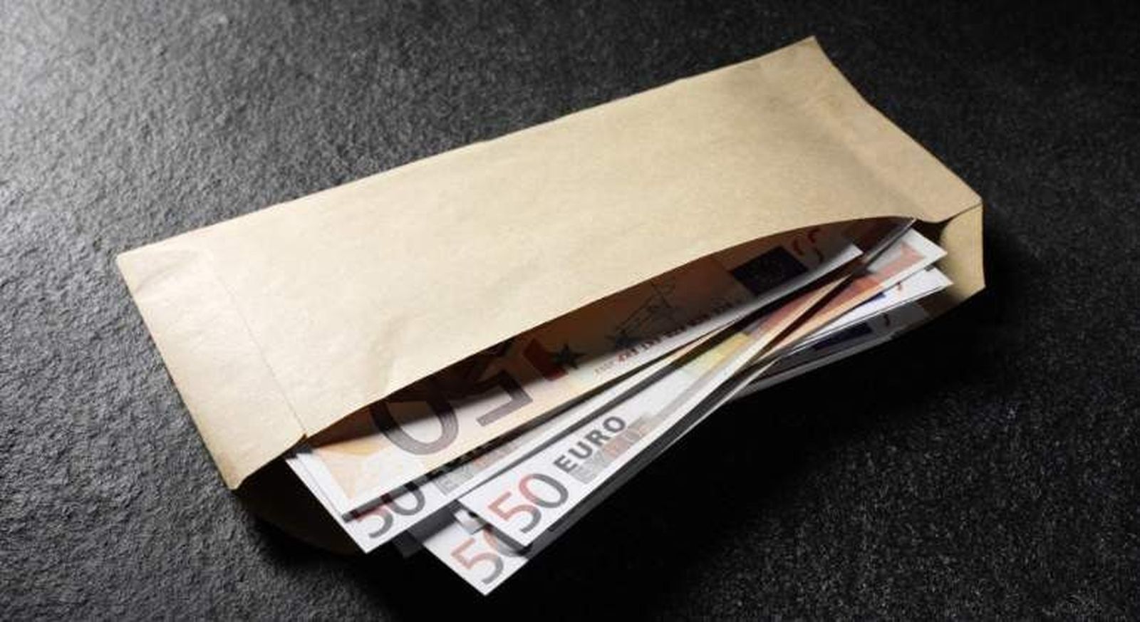 Sobre dinero billetes 5euros