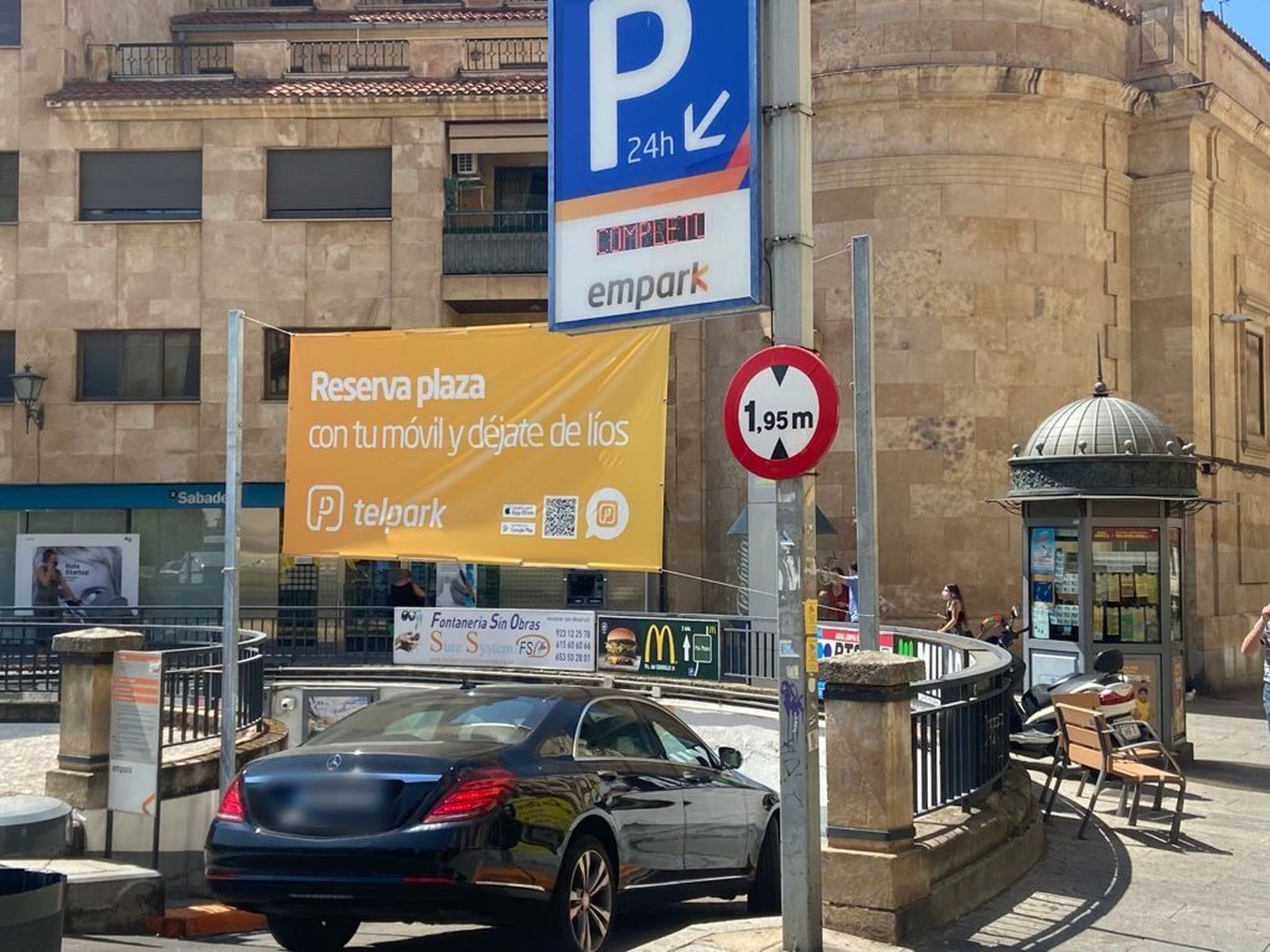 largas-colas-para-acceder-al-parking-santa-eulalia-6