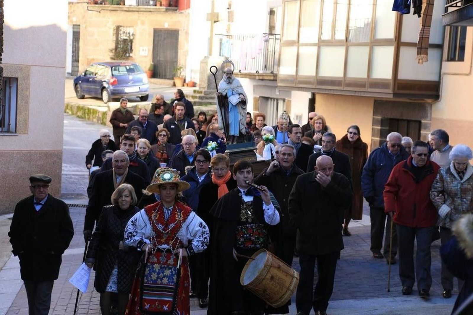 Todo un pueblo de gala para honrar a San Antonio