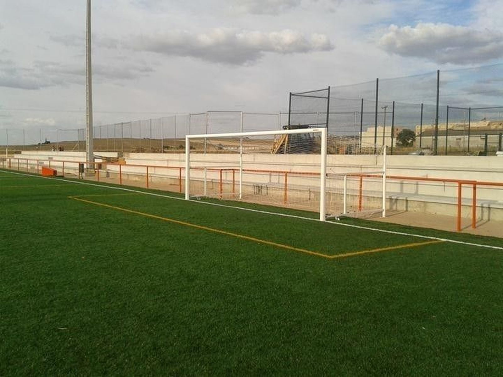 La pretemporada y el campo del CD Villares, casi a punto