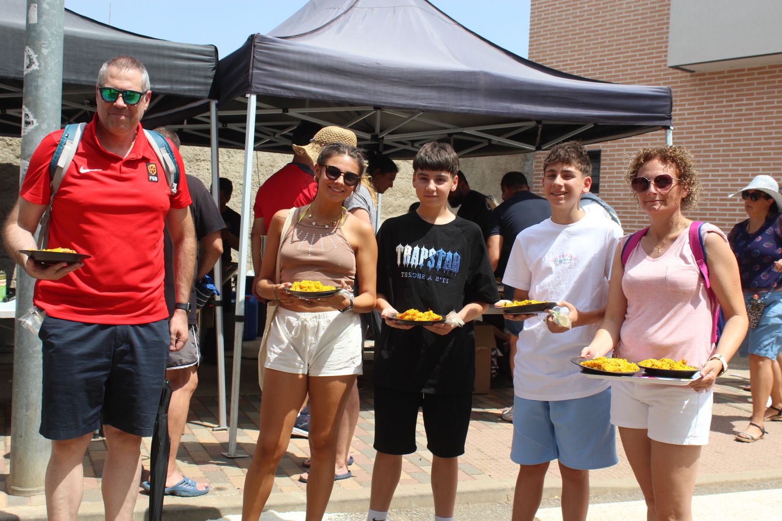 Banquete de paella en Doñinos para despedir sus fiestas por Santo Domingo de Guzmán