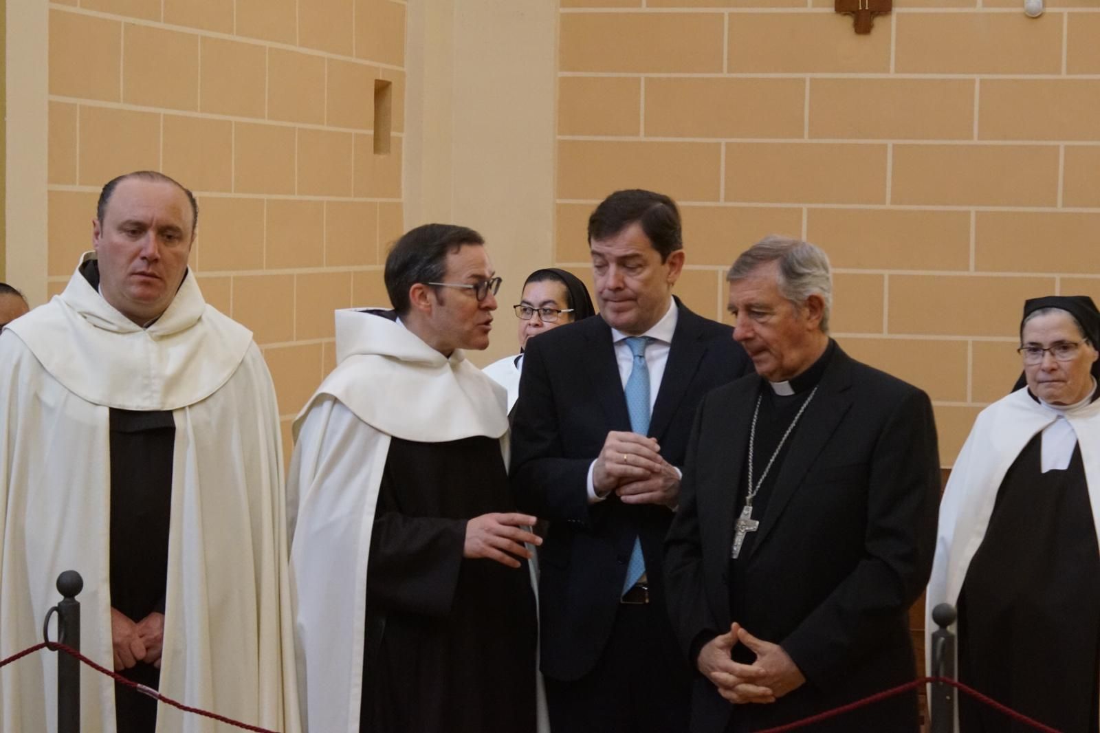 apertura-de-la-basilica-de-la-anunciacion-para-venerar-el-cuerpo-de-santa-teresa-en-alba-de-tormes-fotos-juanes-29