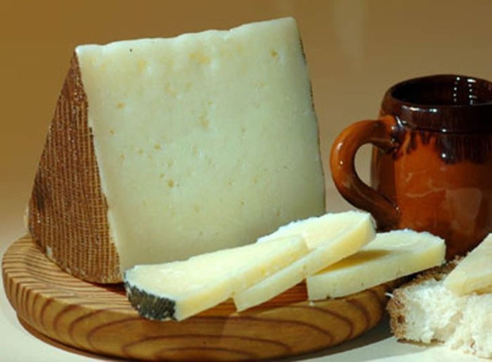 La Diputación distribuye 200.000 euros en ayudas a los Consejos de los productos alimentarios de calidad de la provincia