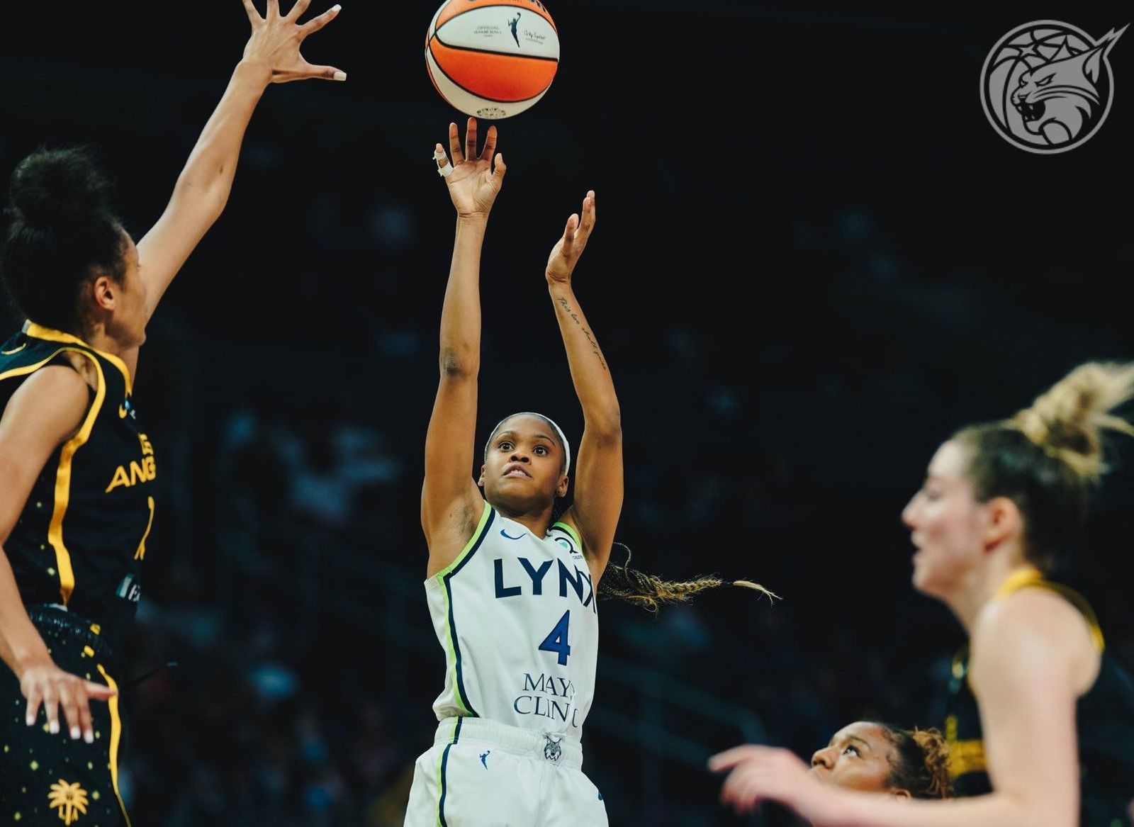 Jefferson lanza a canasta | FOTO MINNESOTA LYNX