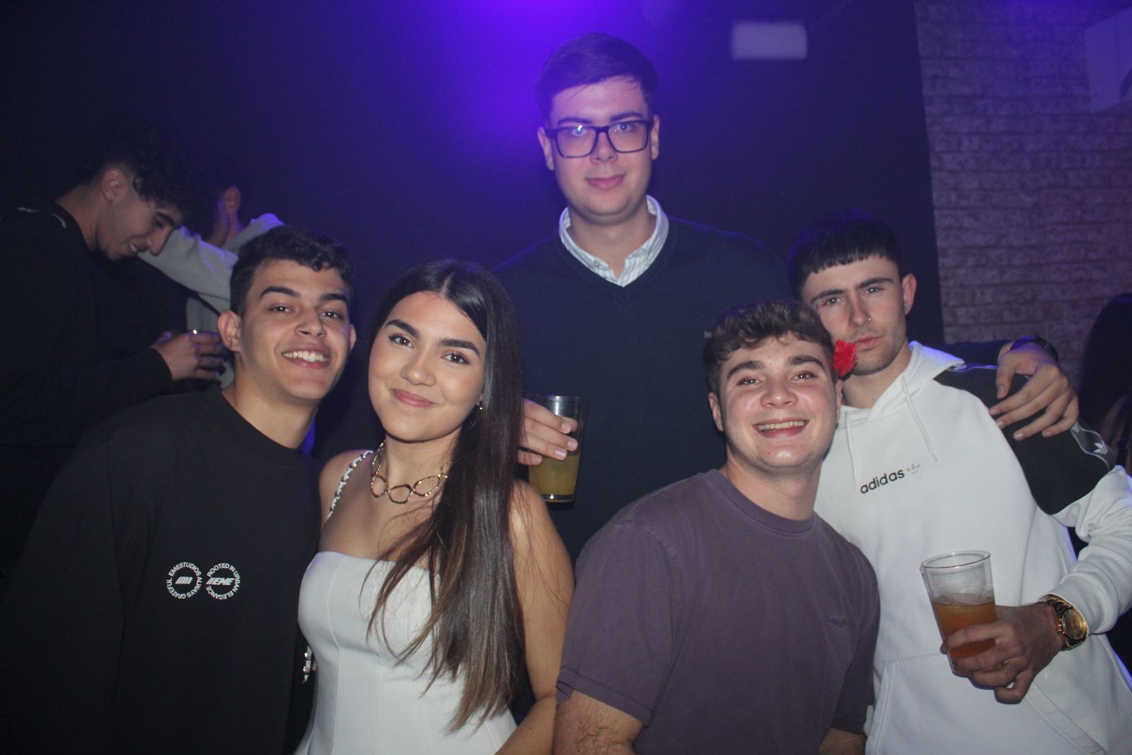 El Fin de Año Universitario continua por los bares de la capital del Tormes tras las doce campanadas