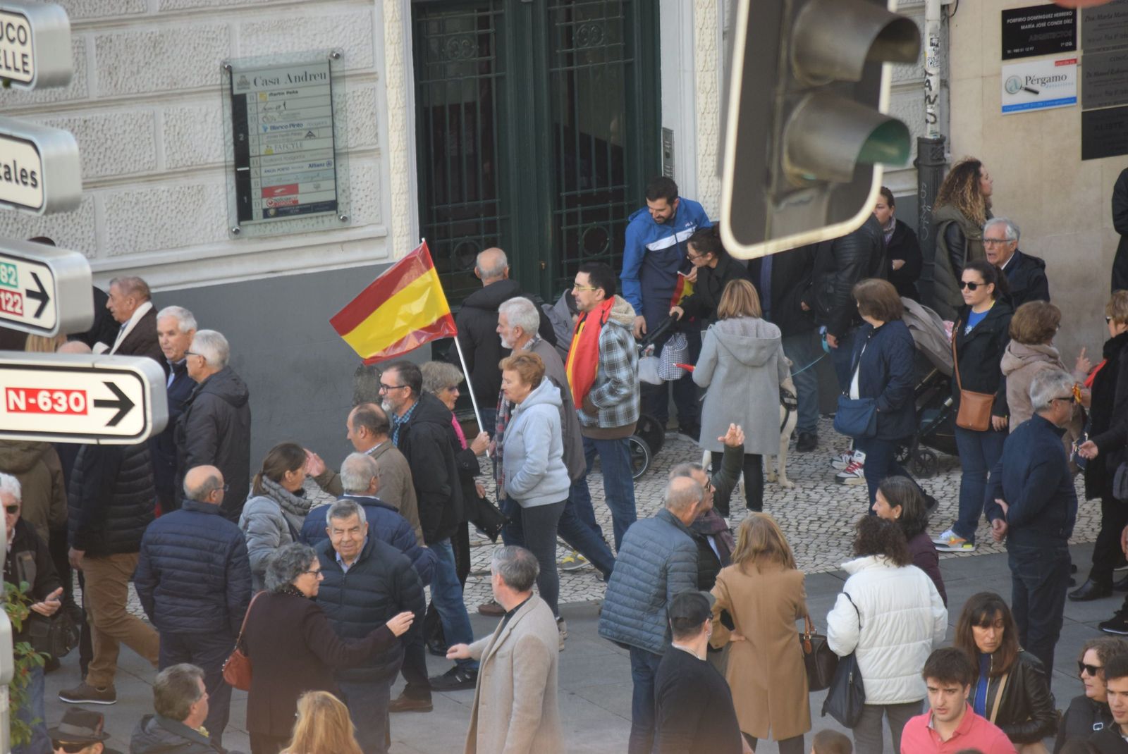 concentracion-del-pp-contra-la-amnistia-60