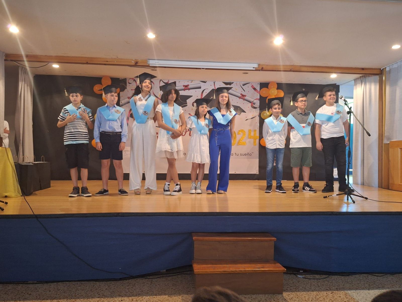 Alumnos de 6º de Primaria del CEIP El Tera en su graduación