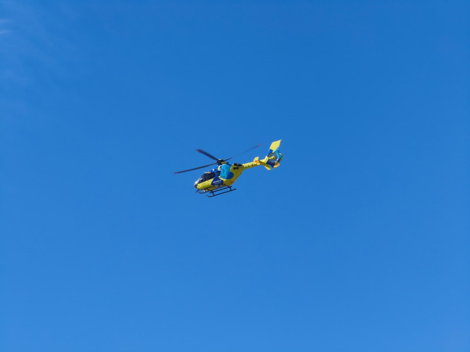 Helicóptero sacyl. Foto de archivo.