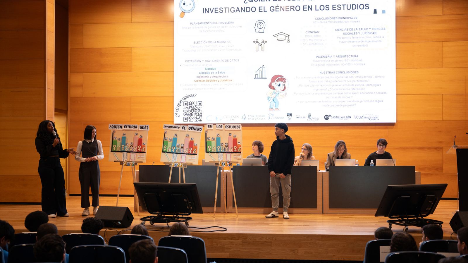Más de 500 estudiantes de ESO presentan sus proyectos de investigación en las finales de "Mujeres que cambian la USAL"