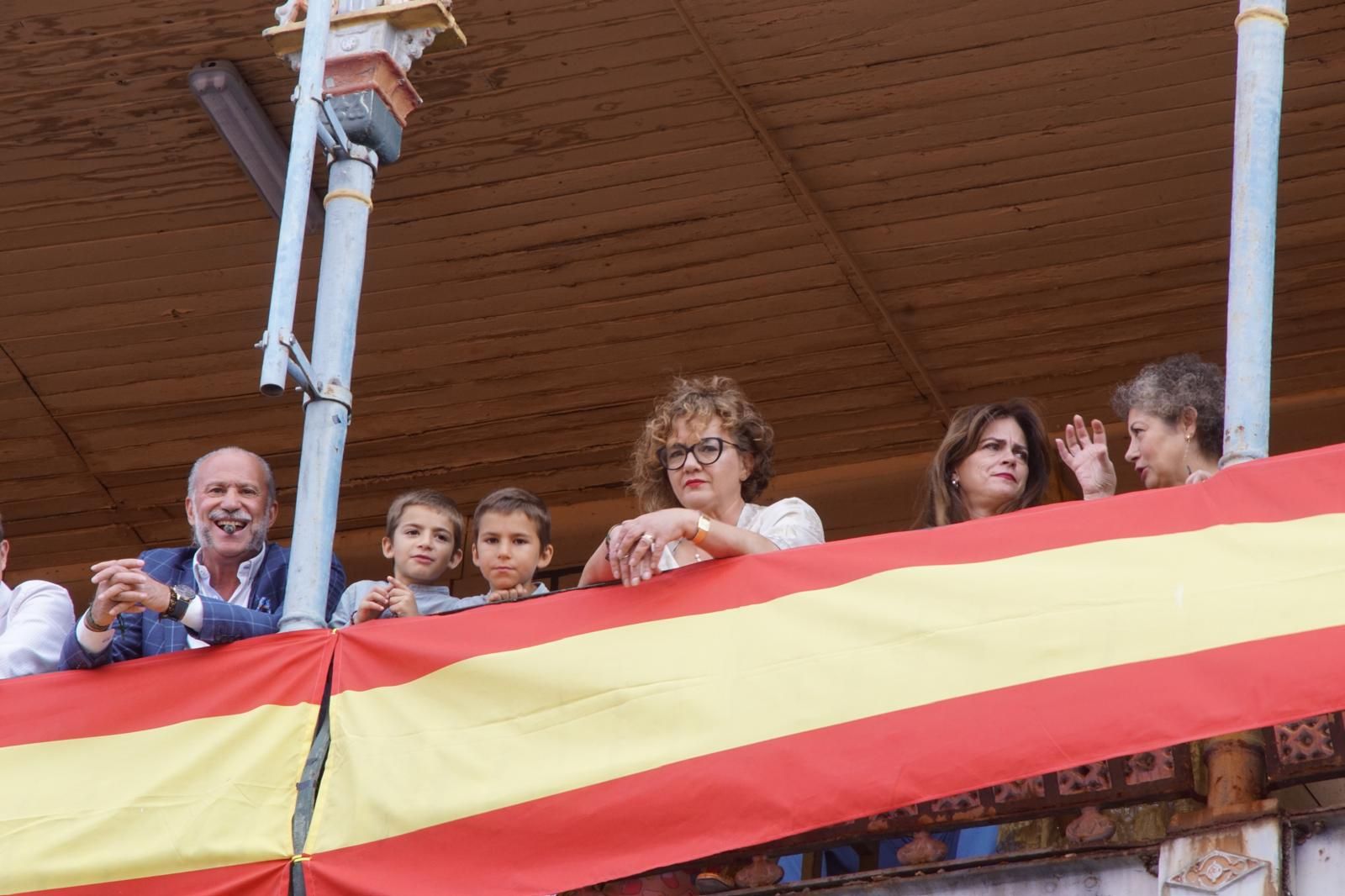 resumen-fotografico-del-ambiente-en-los-tendidos-de-la-glorieta-durante-la-corrida-concurso-22-de-septiembre-fotos-juanes-69