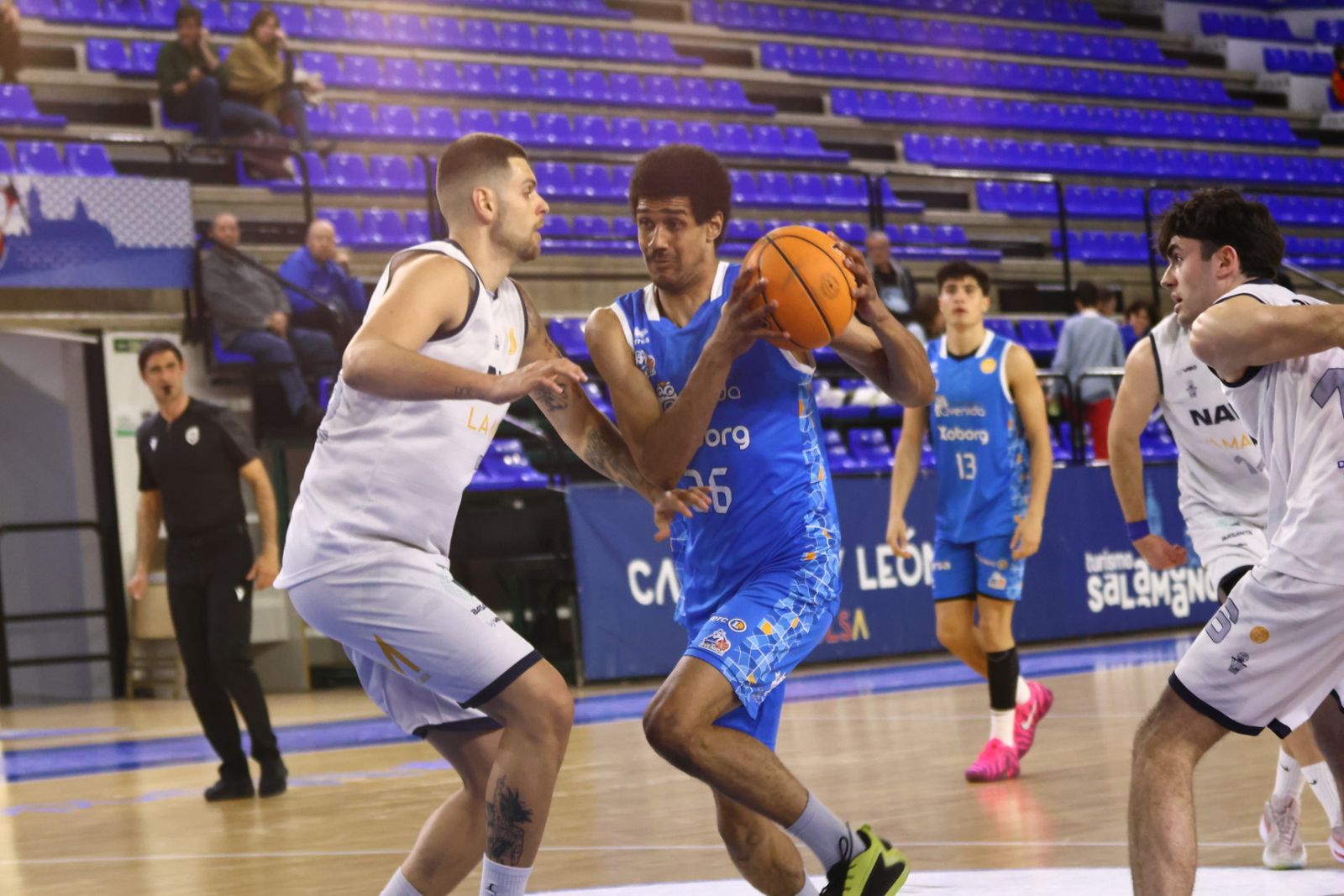 Perfumerías Avenida - CB Navia