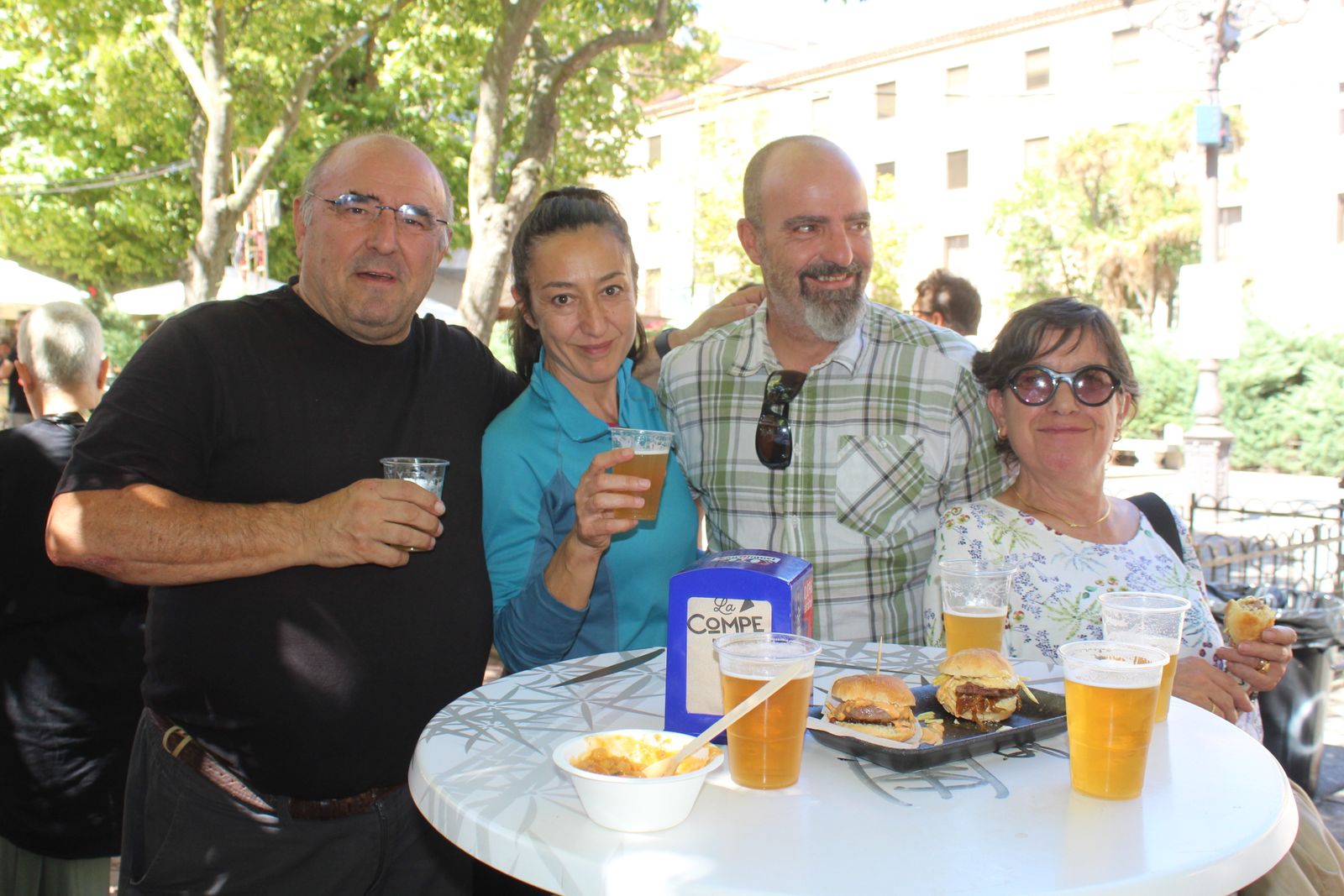 Ambiente en la Feria de Día en el mediodía de este jueves