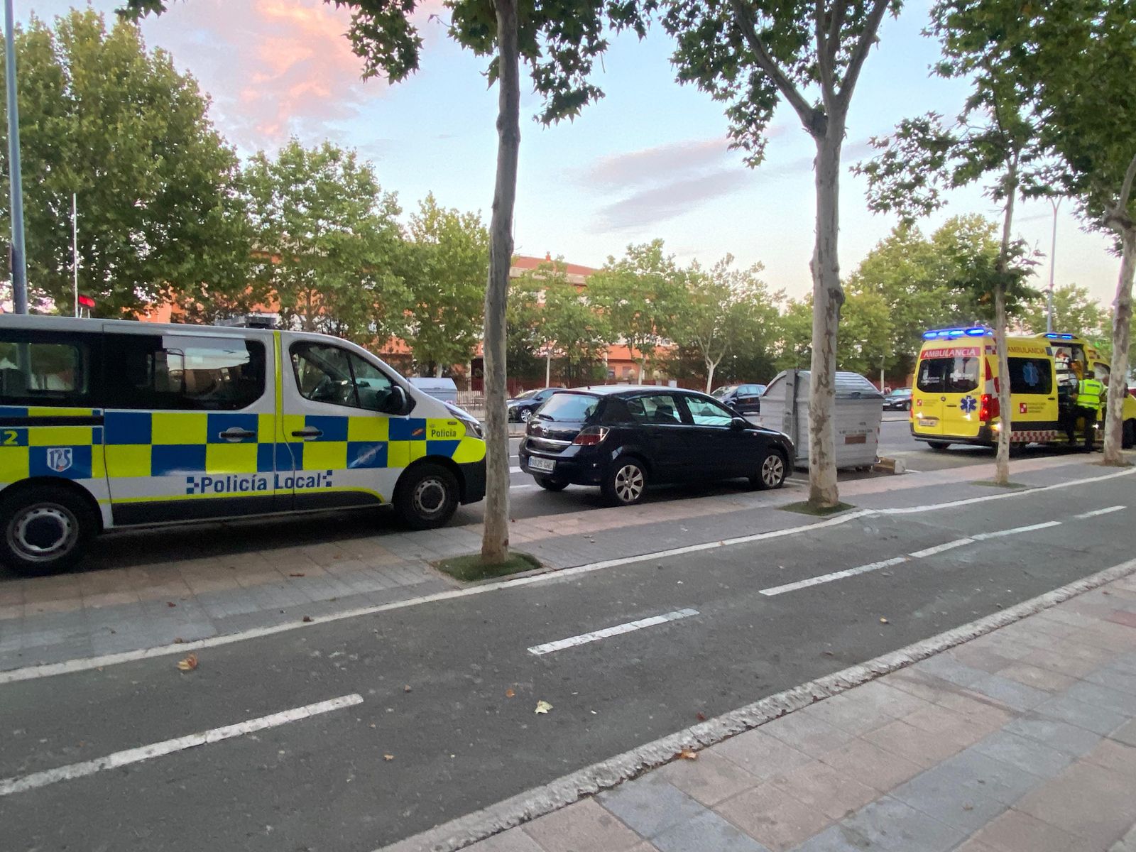 GALERÍA | Herido al caer de su patinete en la avenida de los Cipreses
