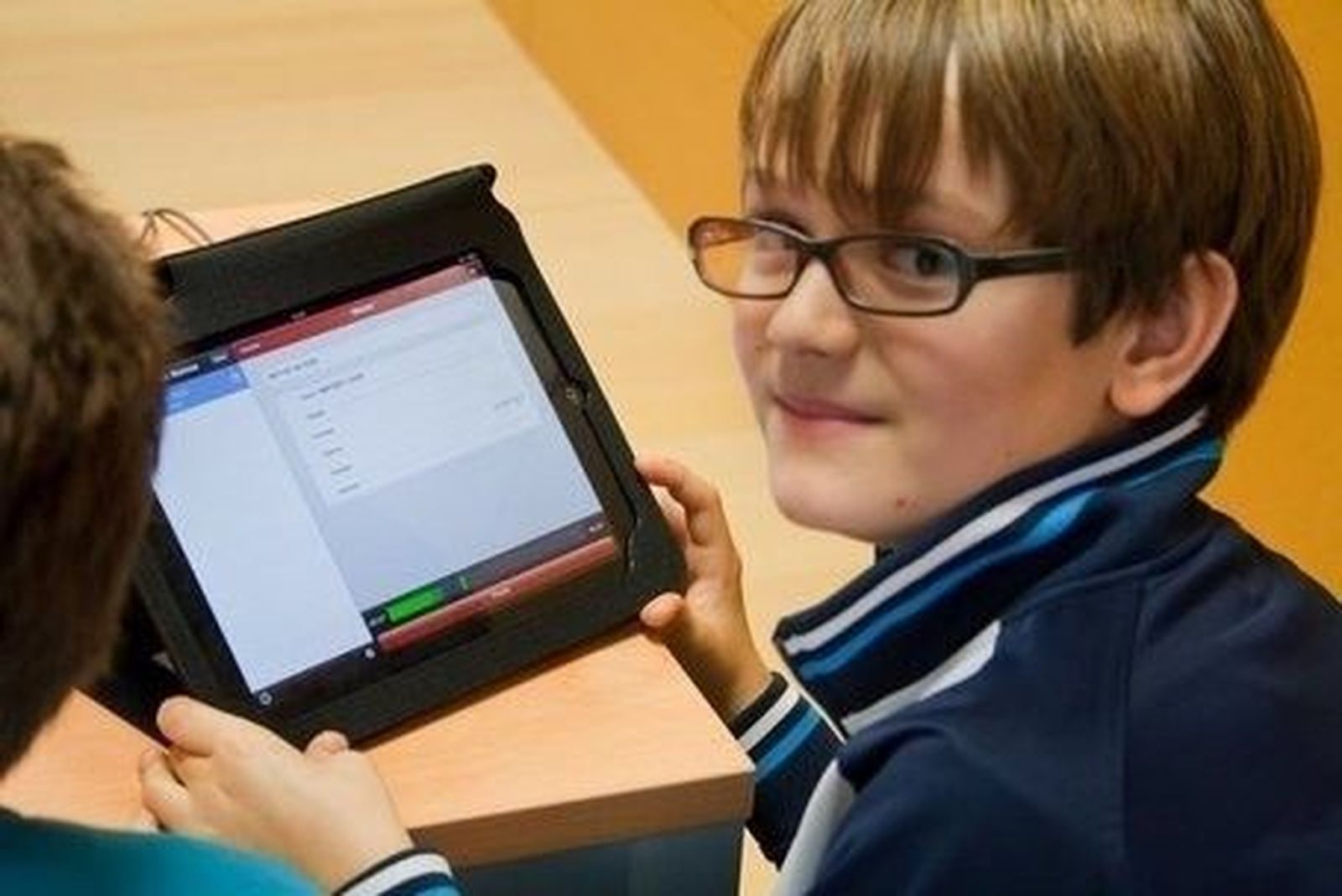 El proyecto 'DEDOS. Tabletas digitales en el aula' se extiende y llega a Galicia