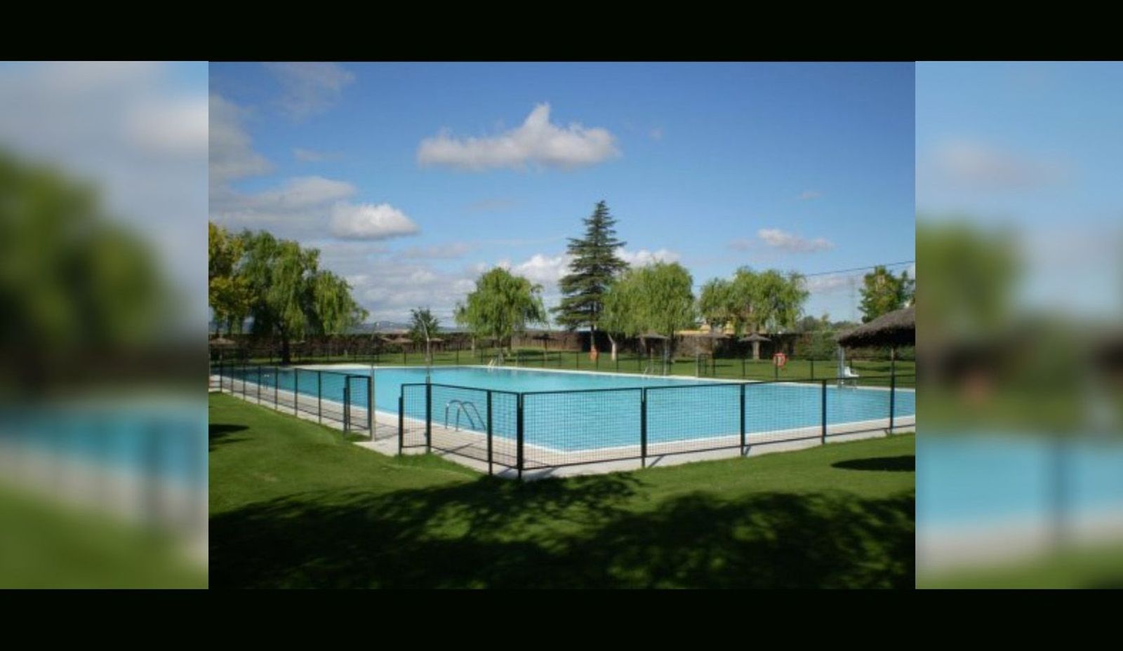 Piscina de Almaraz. Foto Ayuntamietno de Almaraz Piscina de Almaraz. Foto Ayuntamietno de Almaraz