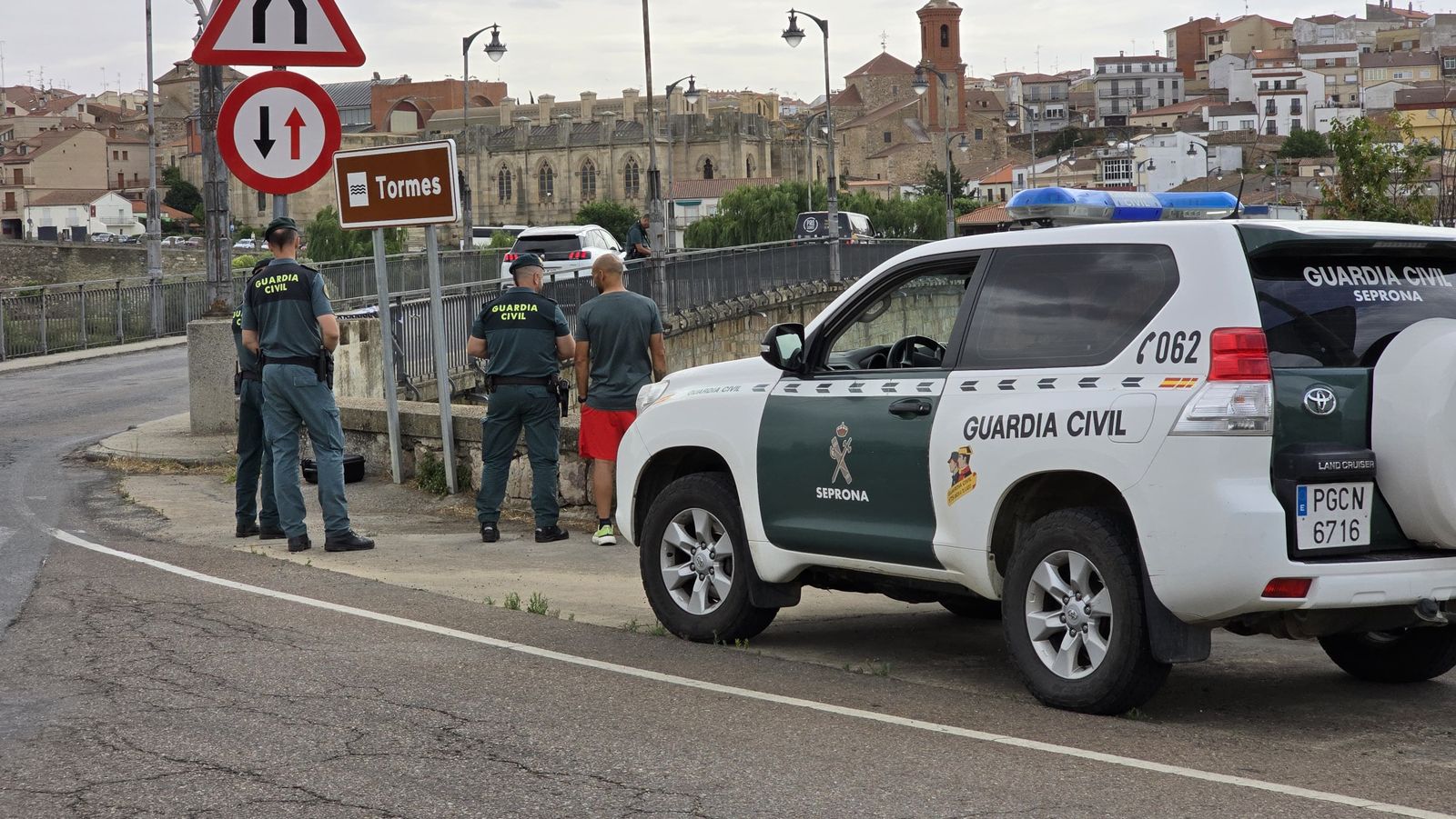 Tercer día de búsqueda del menor desaparecido en el río en Alba  (4).jpg