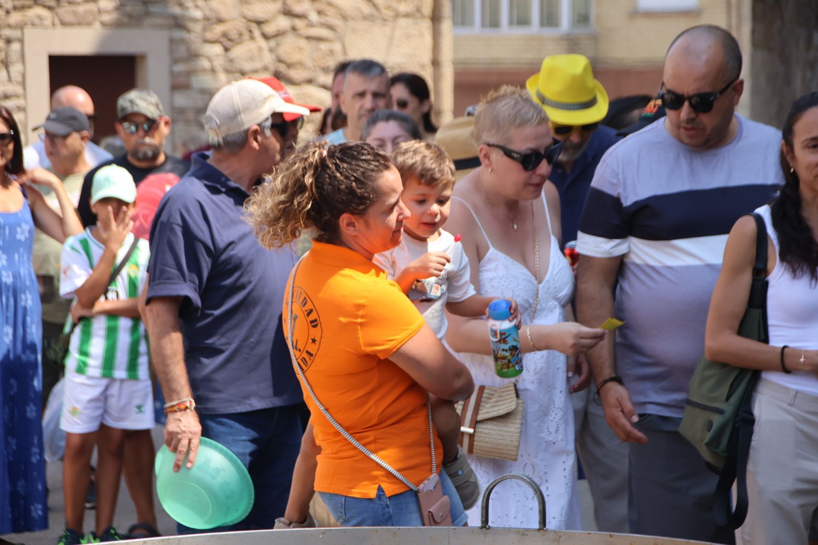 Masueco paella popular en la plaza