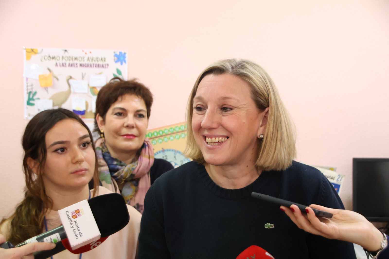 La vicepresidenta de la Junta de Castilla y León y consejera de Familia e Igualdad de Oportunidades, Isabel Blanco, visita a los participantes de 'Conciliamos Navidad'