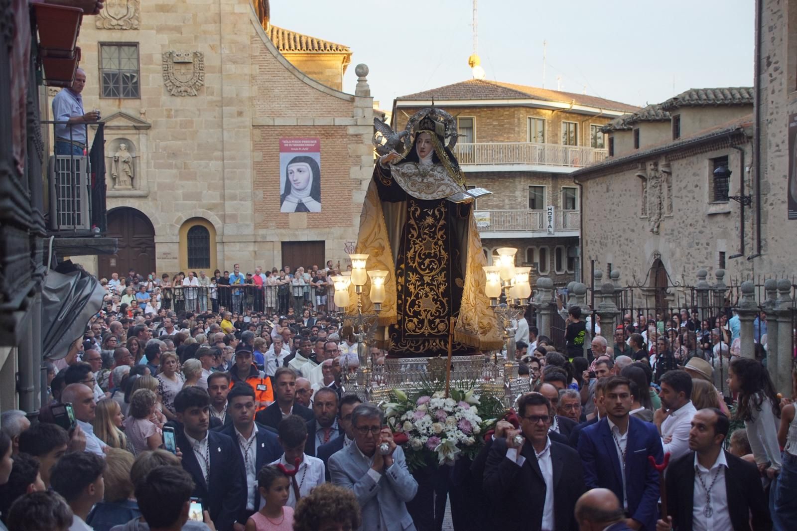 Procesión del regreso a clausura de Santa Teresa de Jesús
