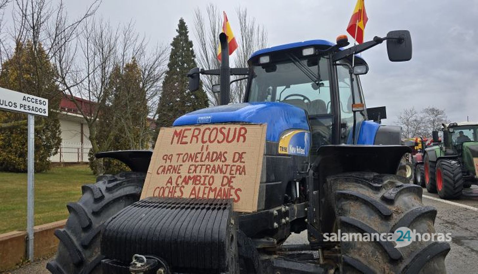 Tractores en el Mercado de Ganados