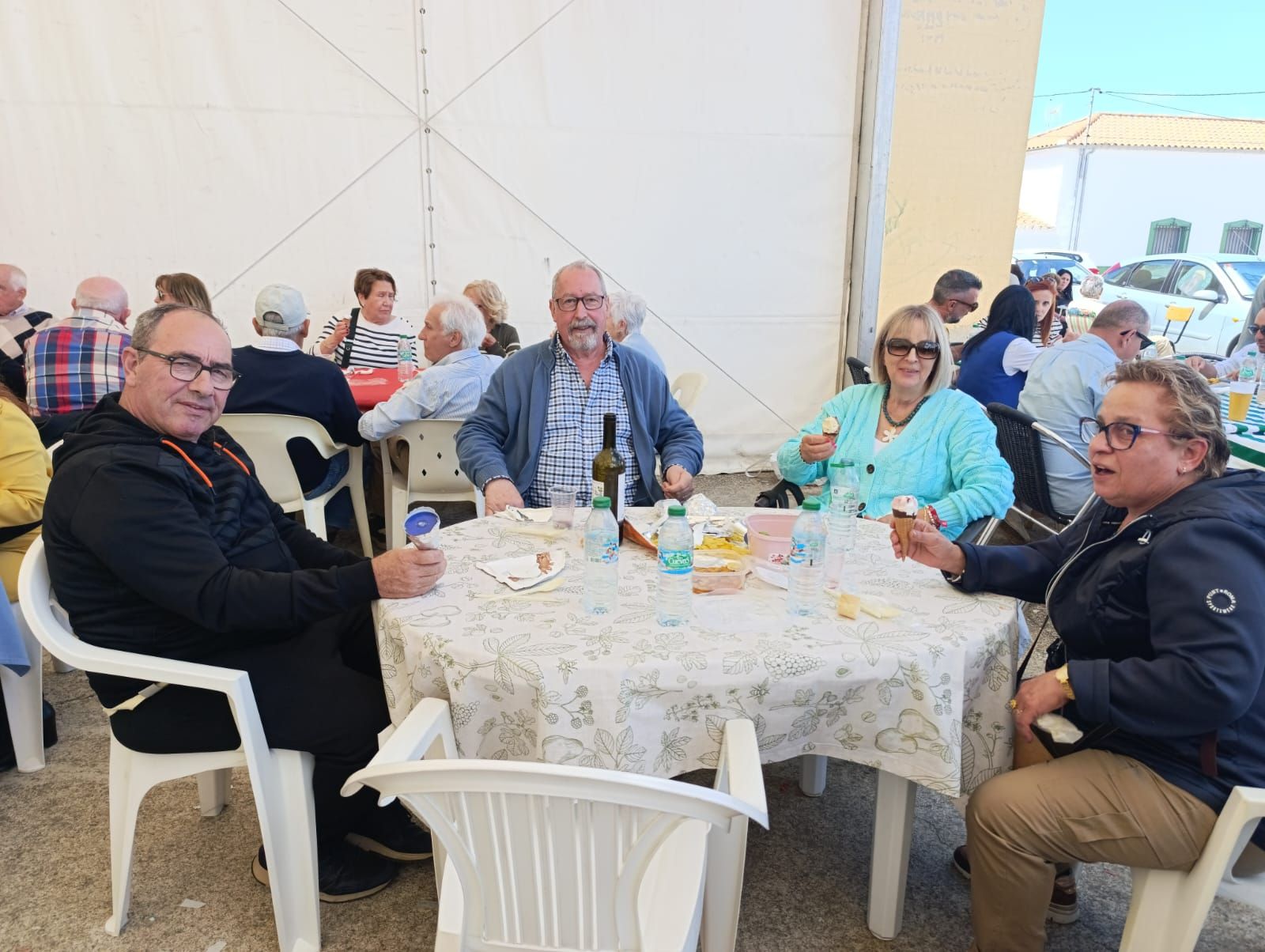 La paella popular de Cabrillas marca el final de las fiestas