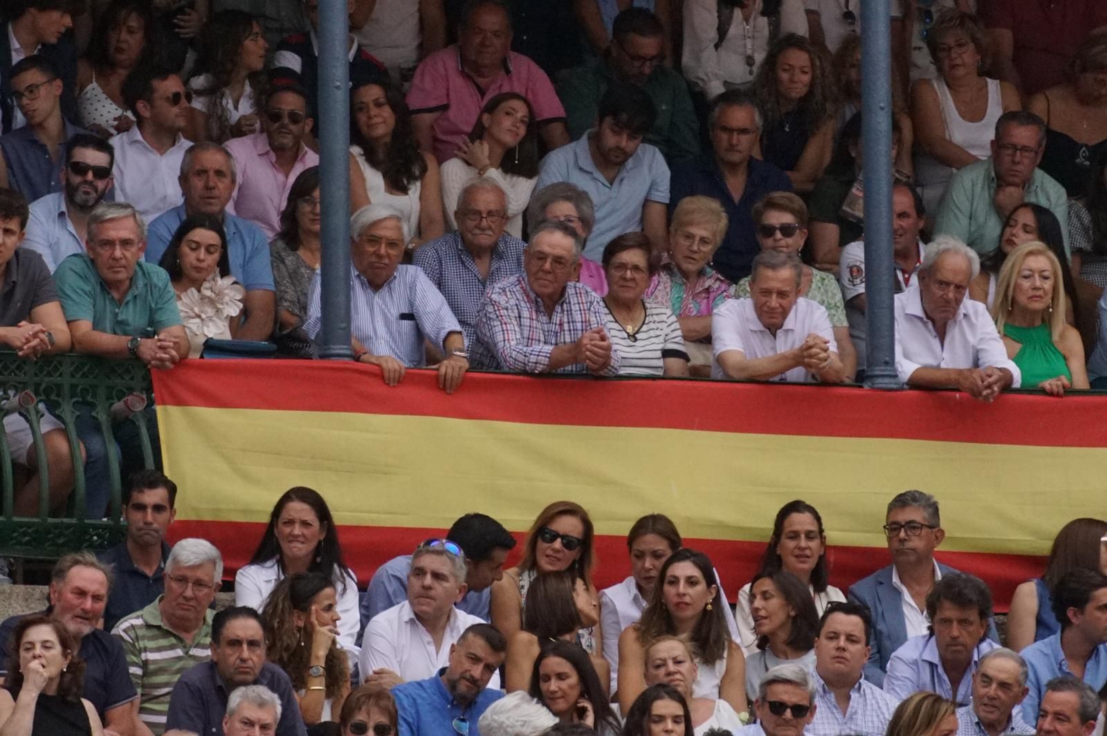 Gran ambiente en La Glorieta para la tarde de toros de Morante de la Puebla, Ismael Martín y Marco Pérez