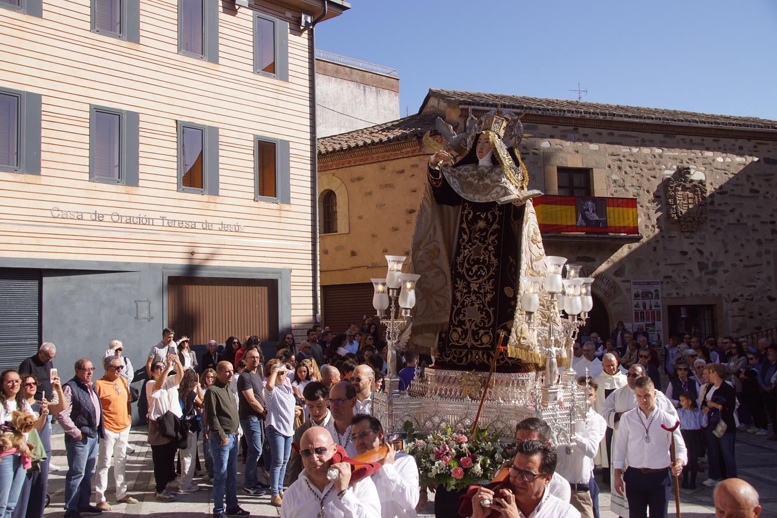 Salida procesión Santa Teresa en Alba de Tormes  (9).jpeg