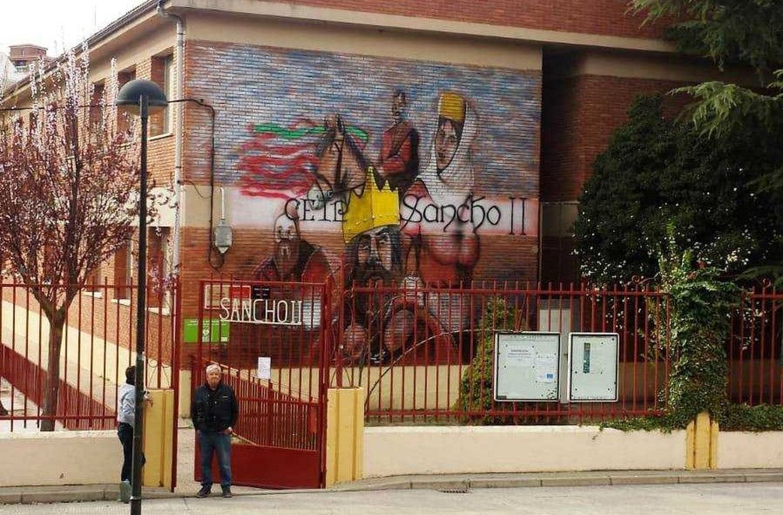 Fachada del Colegio Sancho II