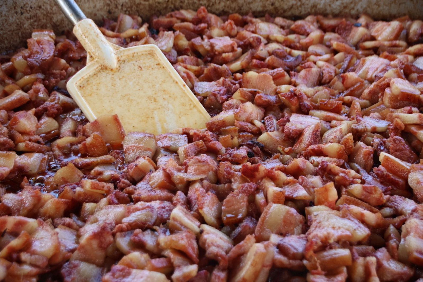 Villamayor, comida popular solidaria, patatas meneas