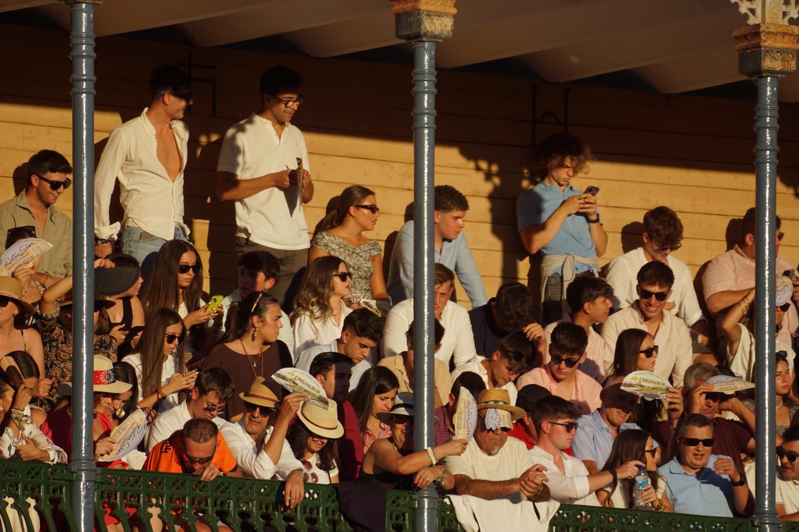 Así ha vivido la afición de La Glorieta el primer cartel de figuras de la feria: imágenes del ambiente en los tendidos y en el patio de cuadrillas