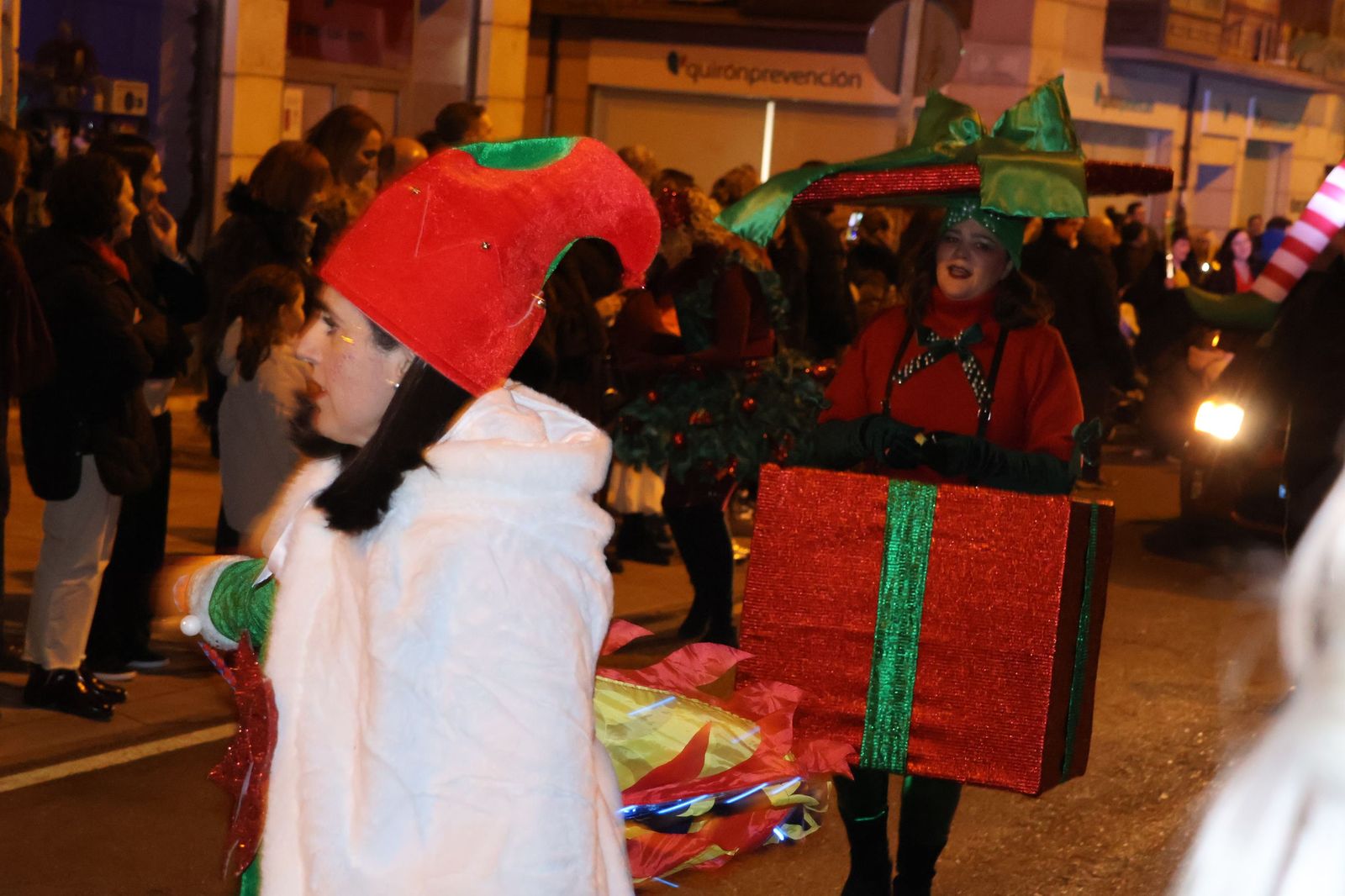 GALERÍA | El animado pasacalles de Escena por el centro de Zamora, en imágenes