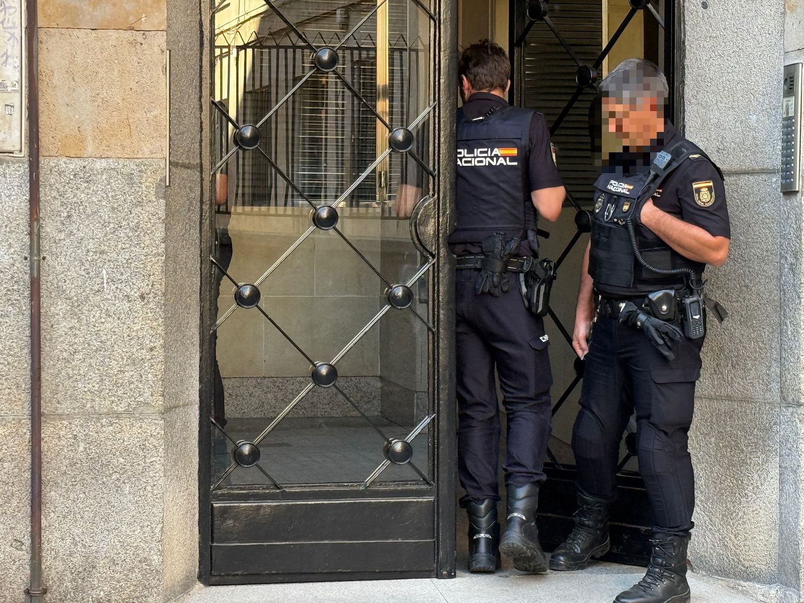 Intervención policial en la calle Perdones