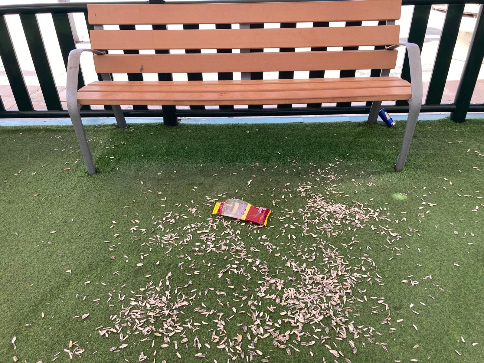 Los niños no pueden jugar: el parque de la Concordia, lleno de basura