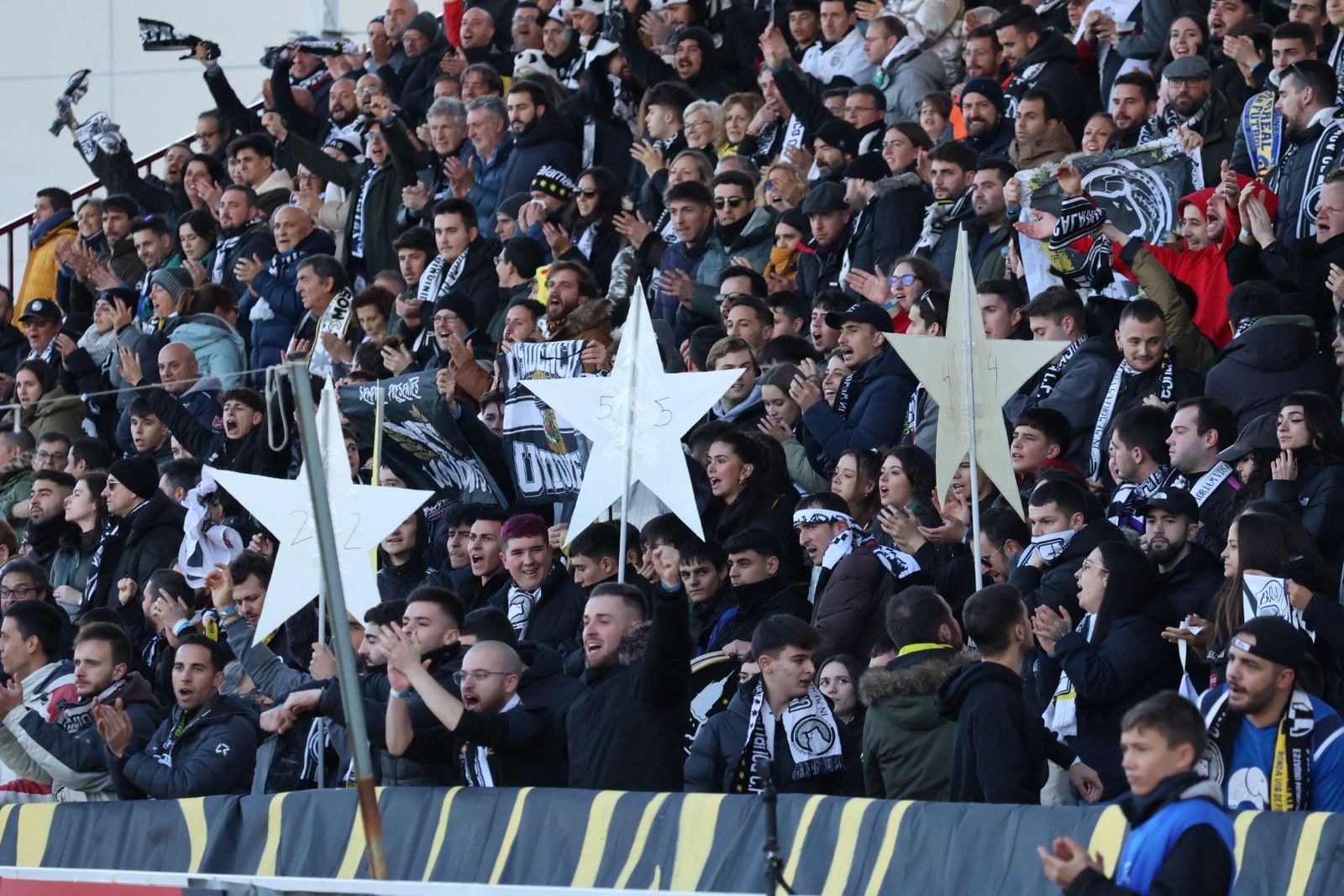 Ambiente en las gradas del Reina Sofía en el partido de Unionistas contra el Villarreal