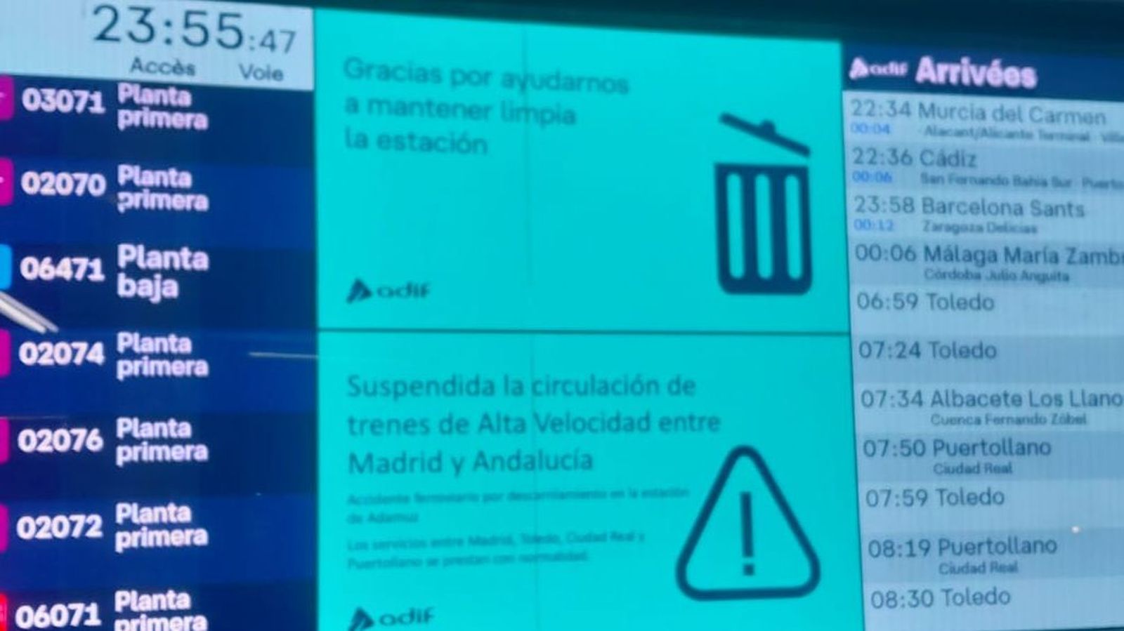 Pantallas de Atocha tras el accidente ferroviario en Córdoba