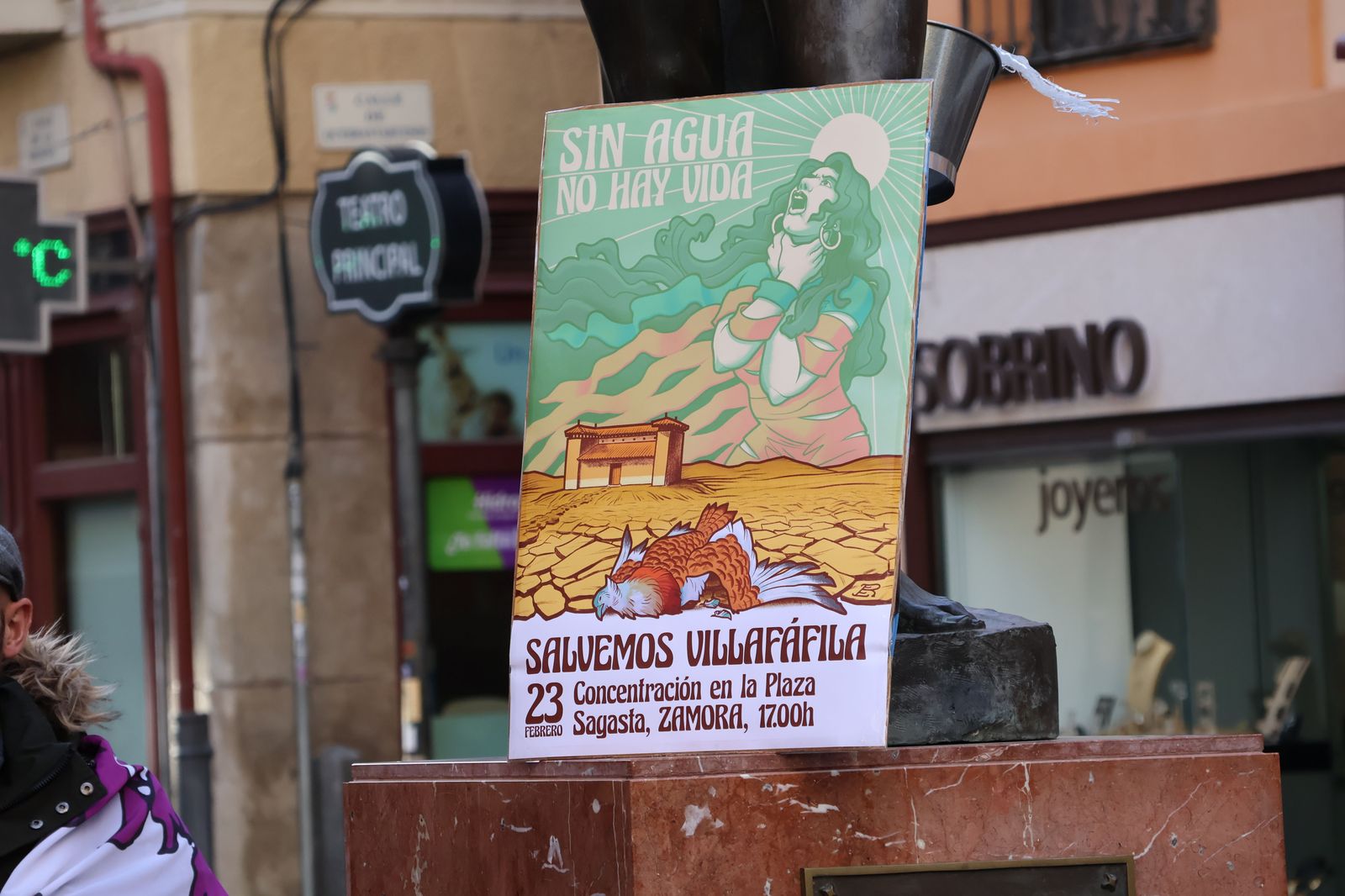 concentracion-en-la-plaza-sagasta-3